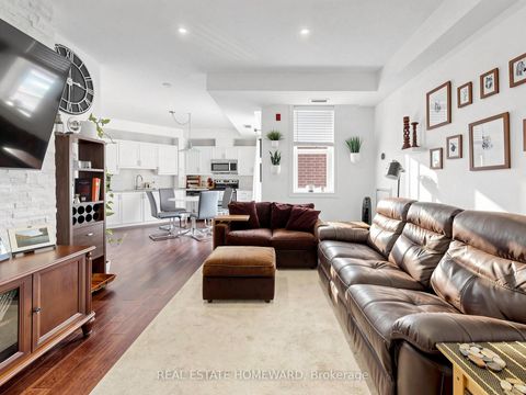 Photo 1 at 309 - 15450 Yonge Street, Aurora Heights, Aurora