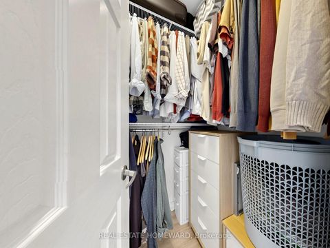 Photo 12 at 309 - 15450 Yonge Street, Aurora Heights, Aurora