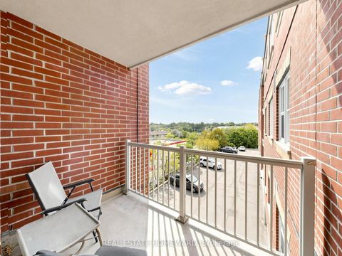 Photo 18 at 309 - 15450 Yonge Street, Aurora Heights, Aurora