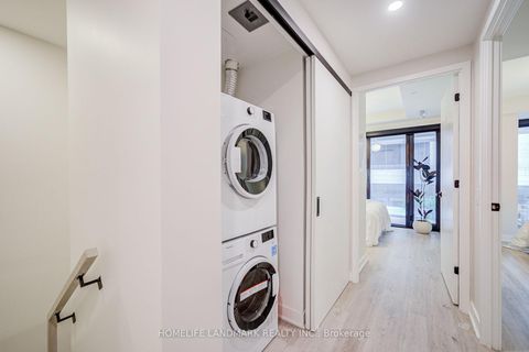 Photo 10 at TH05 - 55 Charles Street E, Yonge Corridor, Toronto