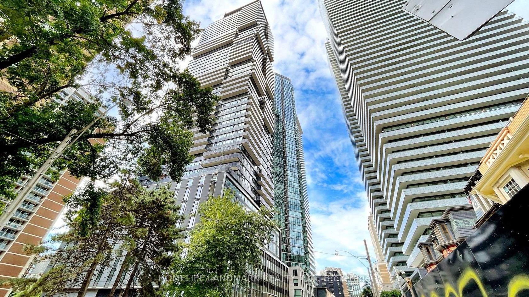 TH05 - 55 Charles Street E, Yonge Corridor, Toronto photo number 2