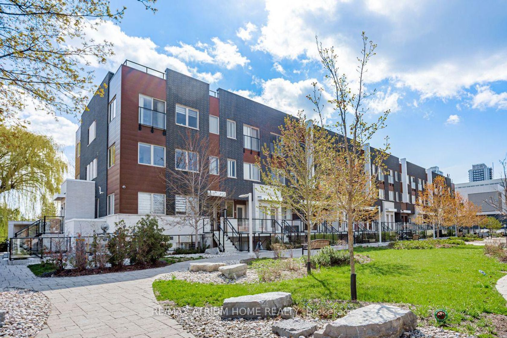 18 - 780 Sheppard Avenue E, Bayview Village, Toronto photo number 2