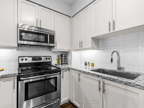 Photo 13 at 808 - 24 Woodstream Boulevard, Vaughan Grove, Vaughan