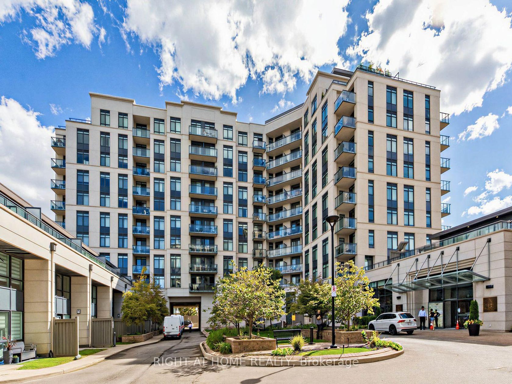 808 - 24 Woodstream Boulevard, Vaughan Grove, Vaughan photo number 2