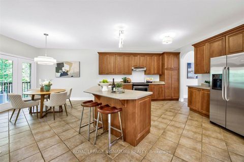 Photo 14 at 10 Purt Court, Bayshore, Barrie