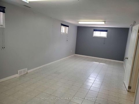 Photo 12 at 17 Maralim Road, Crosby, Richmond Hill
