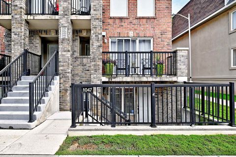 Photo 1 at 1047 - 115 George Appleton Way, CFB, Toronto