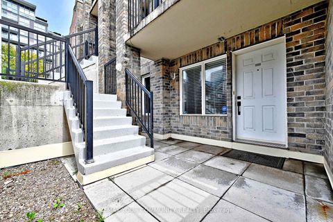 Photo 2 at 1047 - 115 George Appleton Way, CFB, Toronto