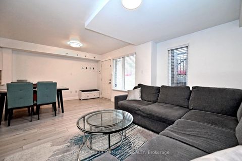 Photo 4 at 1047 - 115 George Appleton Way, CFB, Toronto