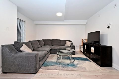 Photo 5 at 1047 - 115 George Appleton Way, CFB, Toronto