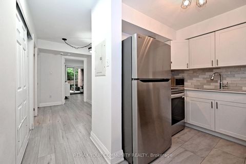 Photo 13 at 1047 - 115 George Appleton Way, CFB, Toronto