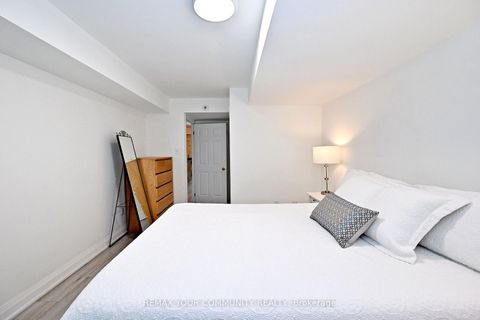 Photo 22 at 1047 - 115 George Appleton Way, CFB, Toronto