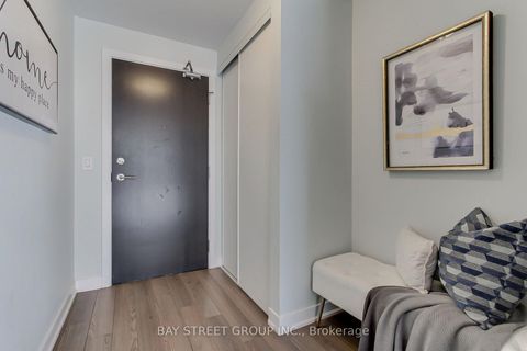 Photo 3 at 1212 - 60 Berwick Avenue, Eglinton, Toronto