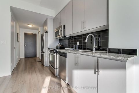 Photo 4 at 1212 - 60 Berwick Avenue, Eglinton, Toronto