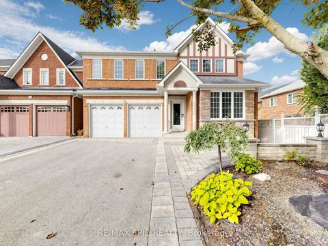 Photo 2 at 6 Malta Court, Jefferson, Richmond Hill