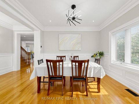 Photo 12 at 6 Malta Court, Jefferson, Richmond Hill