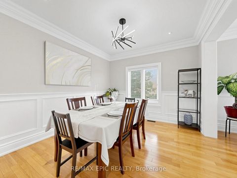 Photo 13 at 6 Malta Court, Jefferson, Richmond Hill