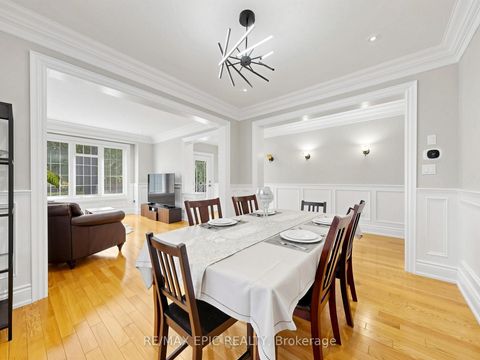 Photo 14 at 6 Malta Court, Jefferson, Richmond Hill