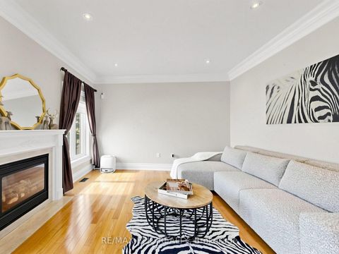 Photo 19 at 6 Malta Court, Jefferson, Richmond Hill