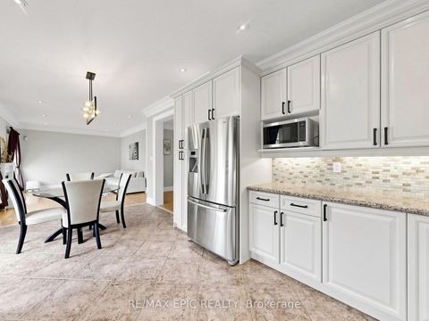 Photo 23 at 6 Malta Court, Jefferson, Richmond Hill