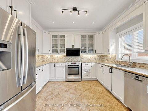 Photo 25 at 6 Malta Court, Jefferson, Richmond Hill