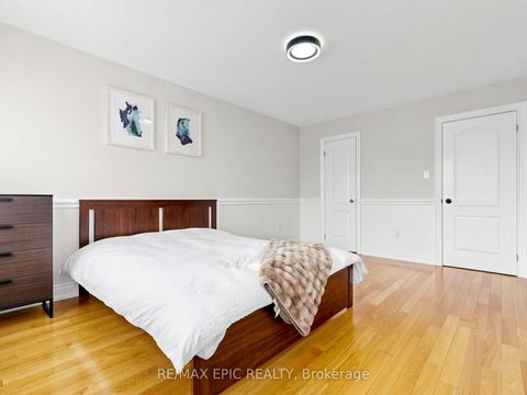 Photo 40 at 6 Malta Court, Jefferson, Richmond Hill