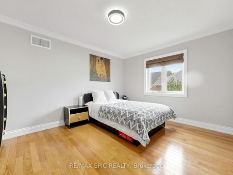 Photo 44 at 6 Malta Court, Jefferson, Richmond Hill