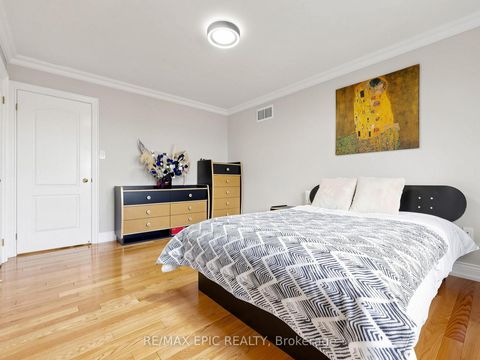 Photo 45 at 6 Malta Court, Jefferson, Richmond Hill