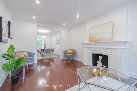 Photo 7 at 351 Lawrence Avenue W, Nortown, Toronto