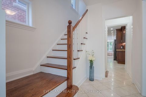 Photo 13 at 351 Lawrence Avenue W, Nortown, Toronto