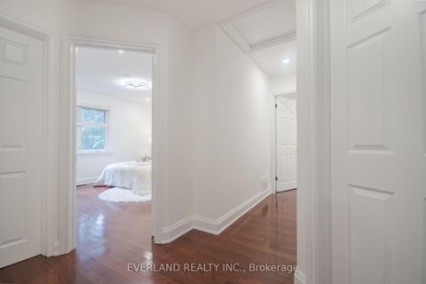 Photo 14 at 351 Lawrence Avenue W, Nortown, Toronto