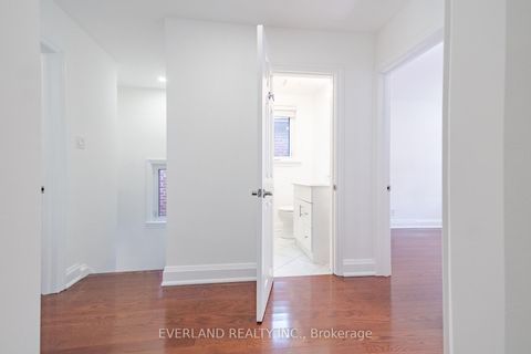 Photo 21 at 351 Lawrence Avenue W, Nortown, Toronto