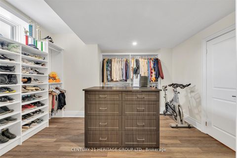Photo 48 at 43 Sir Henry Court, King City, King