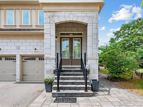 Photo 2 at 16 Macdonald Court, Oak Ridges Lake Wilcox, Richmond Hill