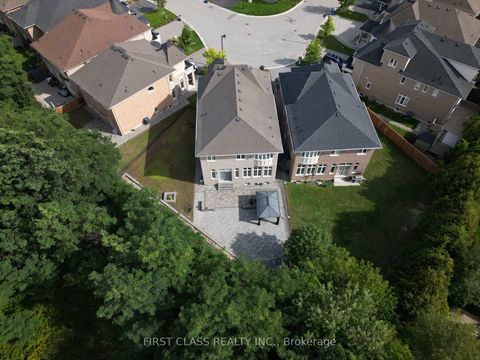 Photo 4 at 16 Macdonald Court, Oak Ridges Lake Wilcox, Richmond Hill
