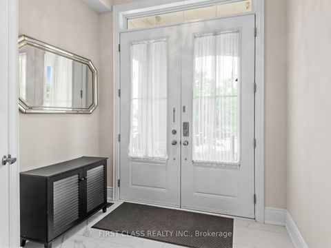 Photo 6 at 16 Macdonald Court, Oak Ridges Lake Wilcox, Richmond Hill