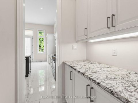 Photo 11 at 16 Macdonald Court, Oak Ridges Lake Wilcox, Richmond Hill