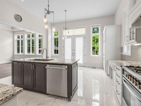 Photo 12 at 16 Macdonald Court, Oak Ridges Lake Wilcox, Richmond Hill