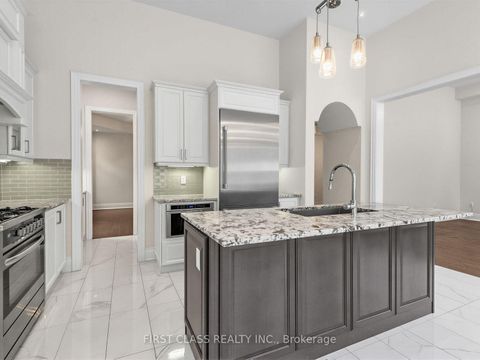 Photo 13 at 16 Macdonald Court, Oak Ridges Lake Wilcox, Richmond Hill