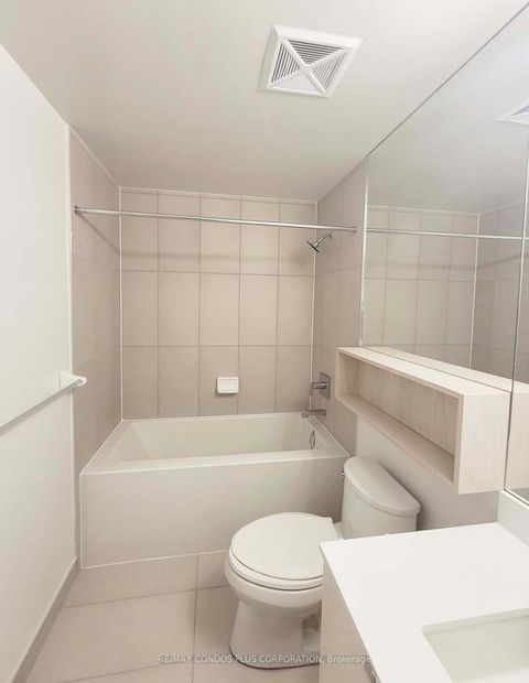 Photo 4 at 946 - 121 Lower Sherbourne Street, Waterfront Communities C8, Toronto