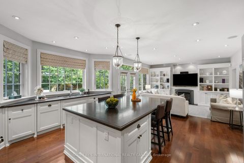 Photo 3 at 174 Ridley Boulevard, Nortown, Toronto