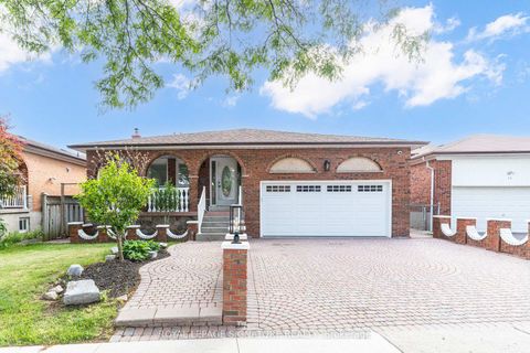 Photo 0 at 40 Beamsville Drive, L'Amoreaux, Toronto