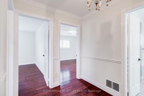 Photo 11 at 40 Beamsville Drive, L'Amoreaux, Toronto
