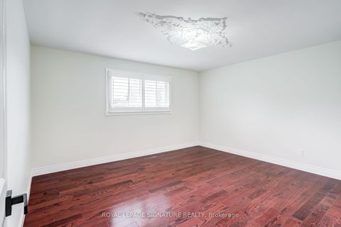Photo 12 at 40 Beamsville Drive, L'Amoreaux, Toronto