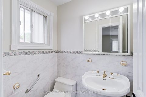 Photo 14 at 40 Beamsville Drive, L'Amoreaux, Toronto
