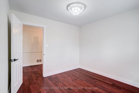 Photo 18 at 40 Beamsville Drive, L'Amoreaux, Toronto