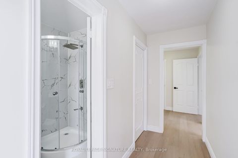 Photo 20 at 40 Beamsville Drive, L'Amoreaux, Toronto