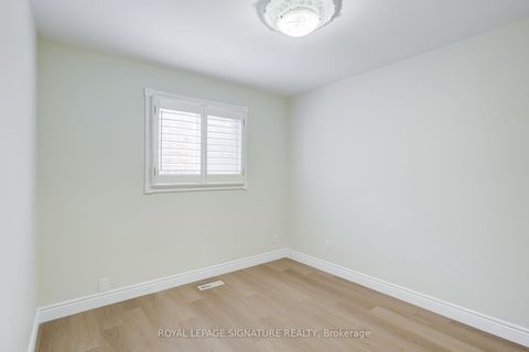 Photo 23 at 40 Beamsville Drive, L'Amoreaux, Toronto