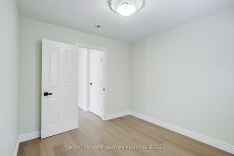 Photo 24 at 40 Beamsville Drive, L'Amoreaux, Toronto