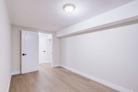 Photo 34 at 40 Beamsville Drive, L'Amoreaux, Toronto